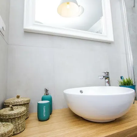Sole & Mare Luxury New Apartment Porec
