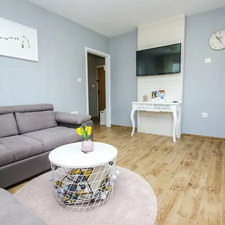 Sole & Mare Luxury New Apartment Porec